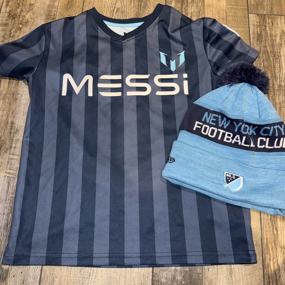 Kids Blue Striped Messi Jersey and Beanie Set
EUC (Size 8)
